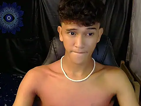 hugekenbigcock webcam