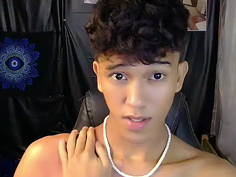 hugekenbigcock (M twink) - lets have fun and cum with together