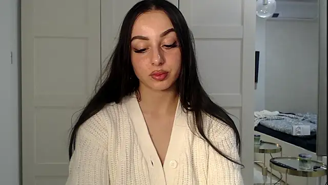 courtneyPerfect webcam