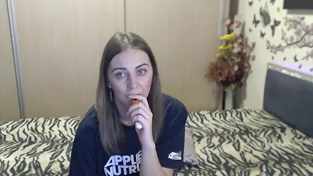 MirabelaSweet webcam