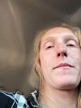 GoldenFlameGoddess webcam