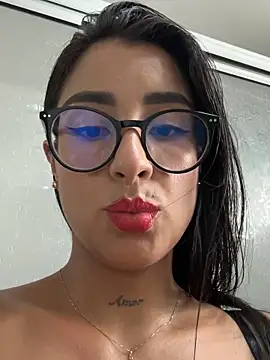 lovely_violet13 webcam