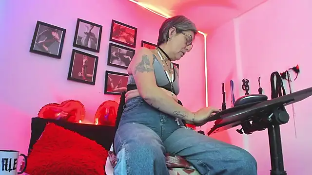 MistressNyx_cg webcam