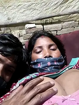 Indiandesicouple155 webcam