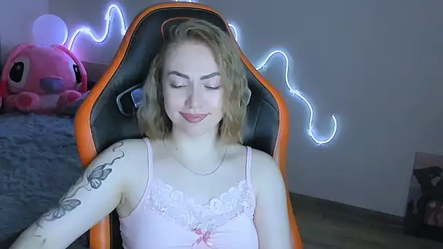 larakrein_lk - LaraKrein_lk's free webcam - UK Sex Cams