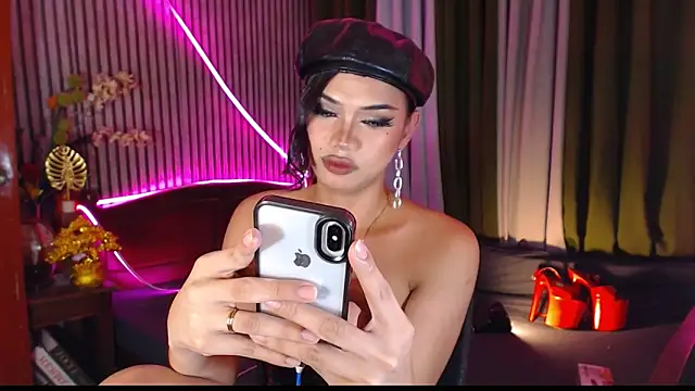 Unforgettablejulia webcam