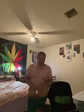 niftycaptain3 (Ask my age) - New webcam