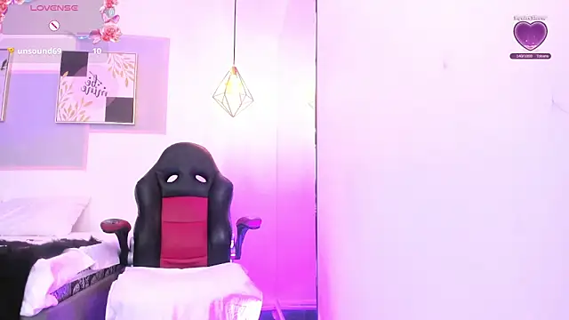 april_jones05 webcam