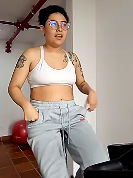 Juliexxxxtasy webcam