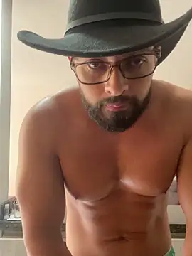 magnumchris - Magnumchris's free webcam - UK Sex Cams