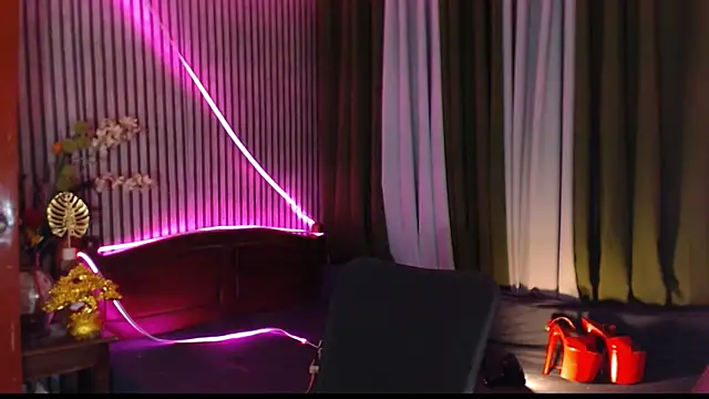 Unforgettablejulia webcam