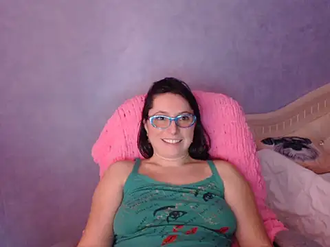 LuckyLisa23 webcam