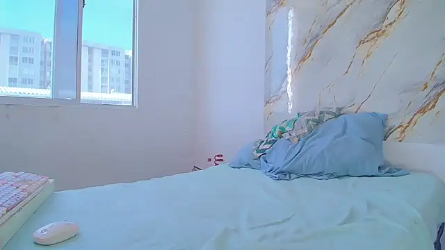 mia_chanel104 webcam