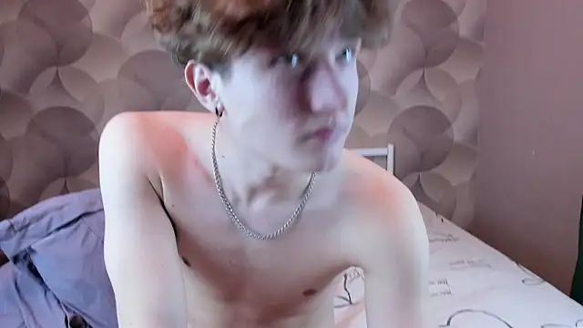 ian_flor (M twink) - STRIP TO UNDERWEAR