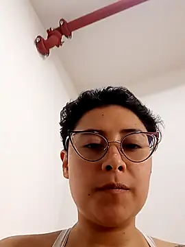 Juliexxxxtasy webcam