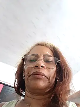 BustyMilf_ webcam