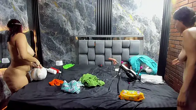 Couple_Gold69 webcam