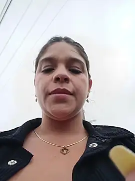 Webcam Model (Layla-daring)  is live.Free join now!