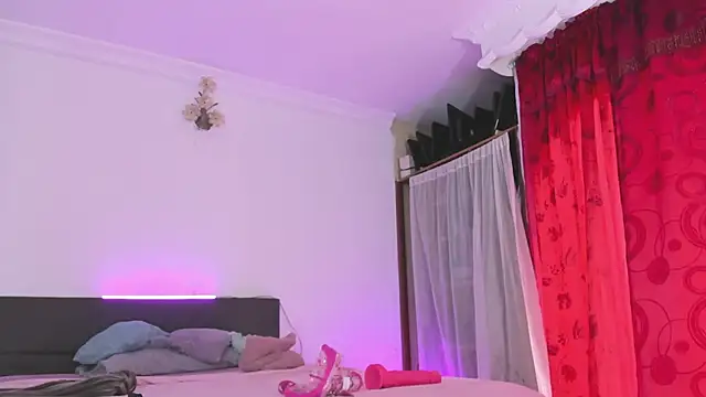 sexy-luna-star-ts webcam