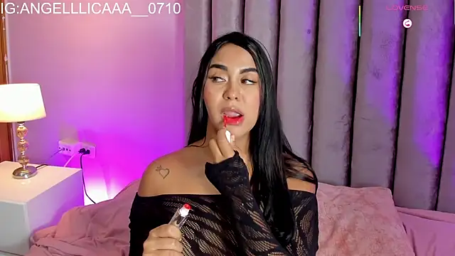 Little_Angelica18 webcam