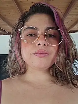 Juliietha_servas webcam