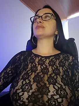 Webcam Model (preetypeach) is live