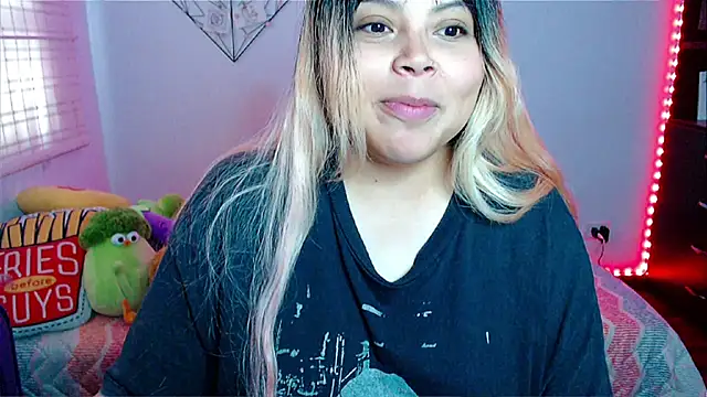 elliemoonx - EllieMoonX's free webcam - UK Sex Cams