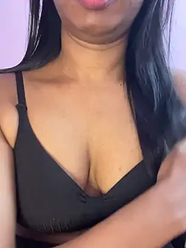 tamil_Aarathi webcam