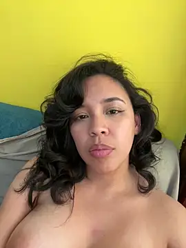 Esmerald_1111 webcam