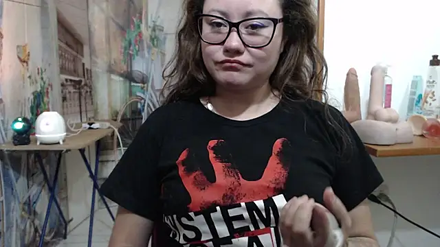 curly_greeneyed webcam