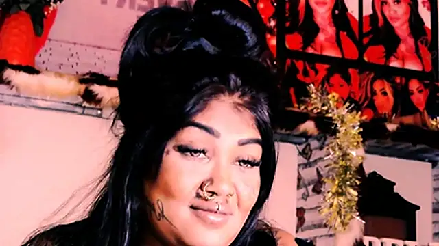 indian_dreamgirl webcam