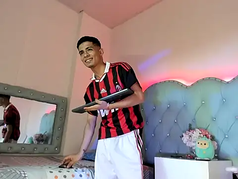 Apolo_Richards webcam