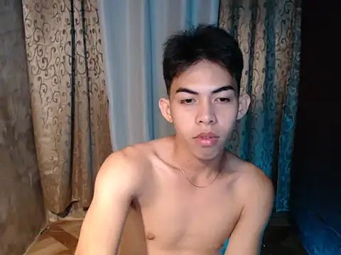 Urhotsilverboy webcam