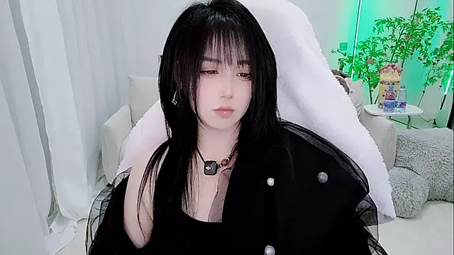 evangelin-e - Evangelin-e's free webcam - UK Sex Cams