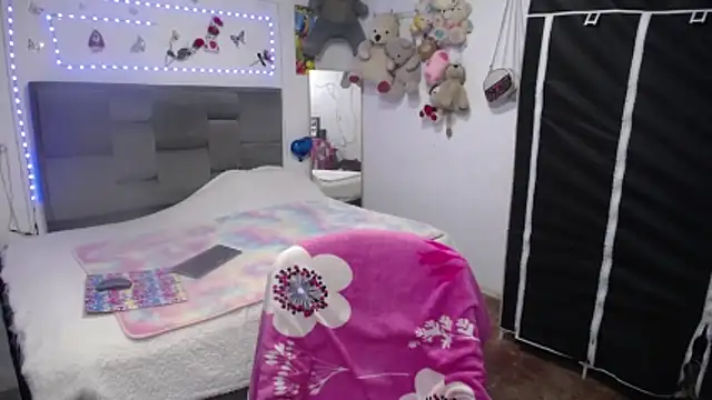 Sharloth_milf webcam