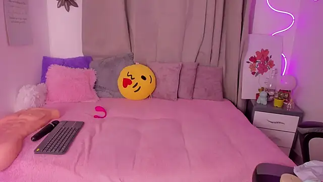 alanaa_gomezz webcam