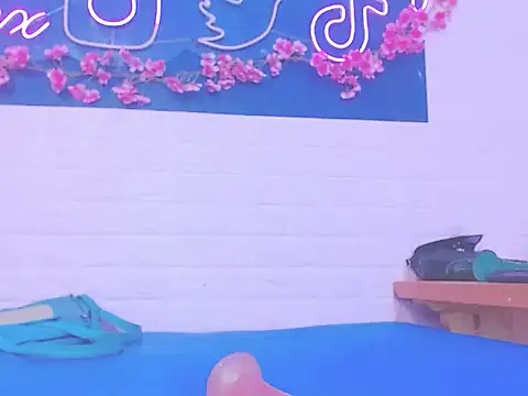 Queenfistingkitty webcam