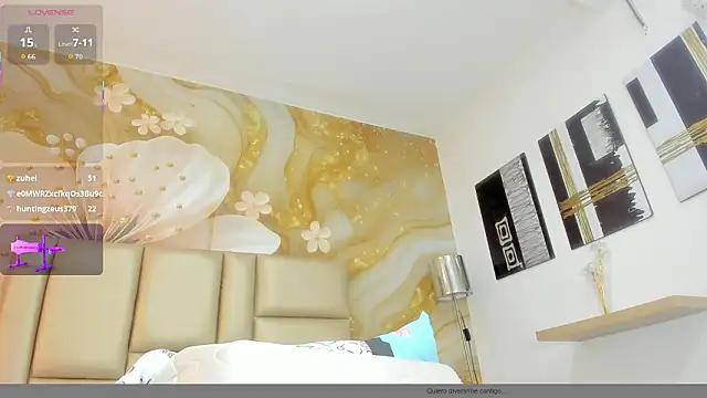 NahomiWalker_ webcam