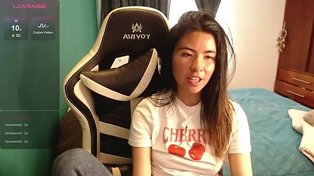 alice_middlee webcam