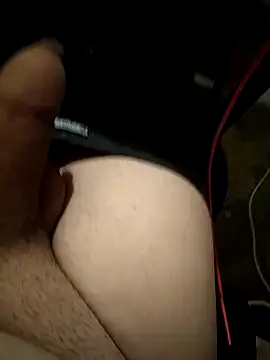 I-we_alwaYs_In_PubliC webcam