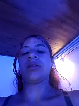 lunabloom2 from StripChat is Freechat