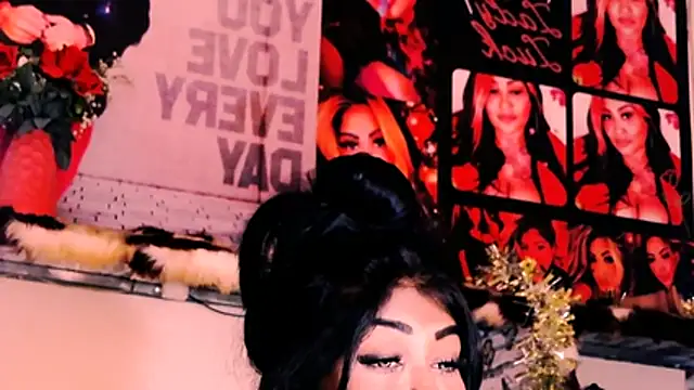 indian_dreamgirl webcam