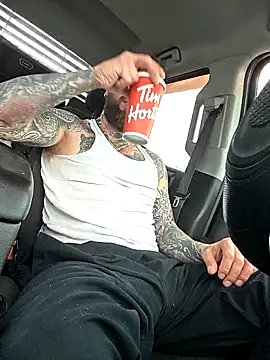 Beardedtattood Live Webcam on Stripchat