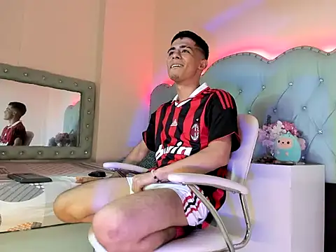 Apolo_Richards webcam