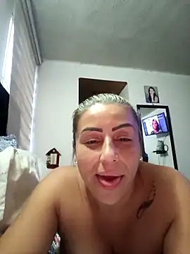 Webcam Model (maynor_1998)  is live.Free join now!