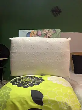 estefani_32 - Estefani_32's free webcam - UK Sex Cams