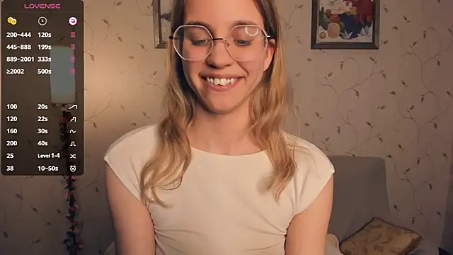 JoanBaggott from StripChat is Freechat