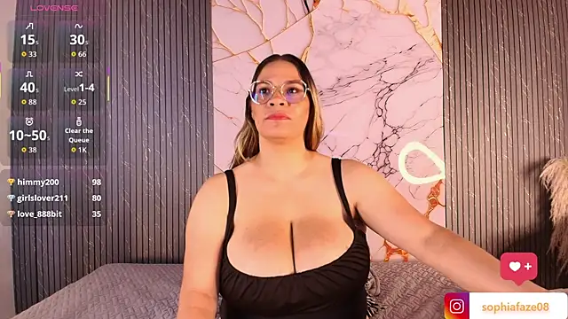 big_tits_in_your_face webcam