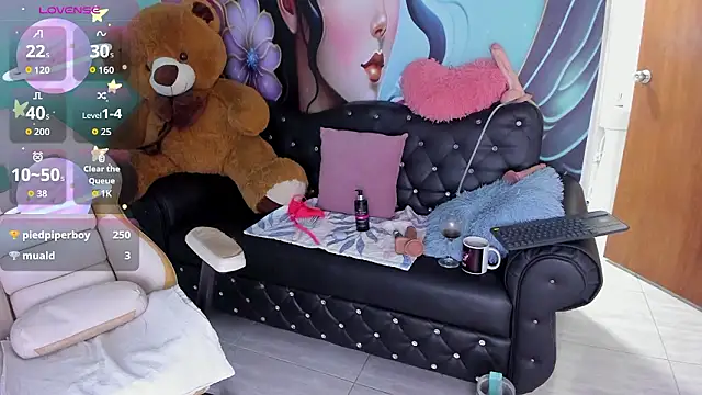 mia_bigtits17 webcam