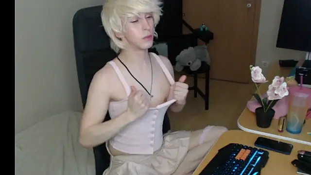 Pearl_Inferno from StripChat is Freechat